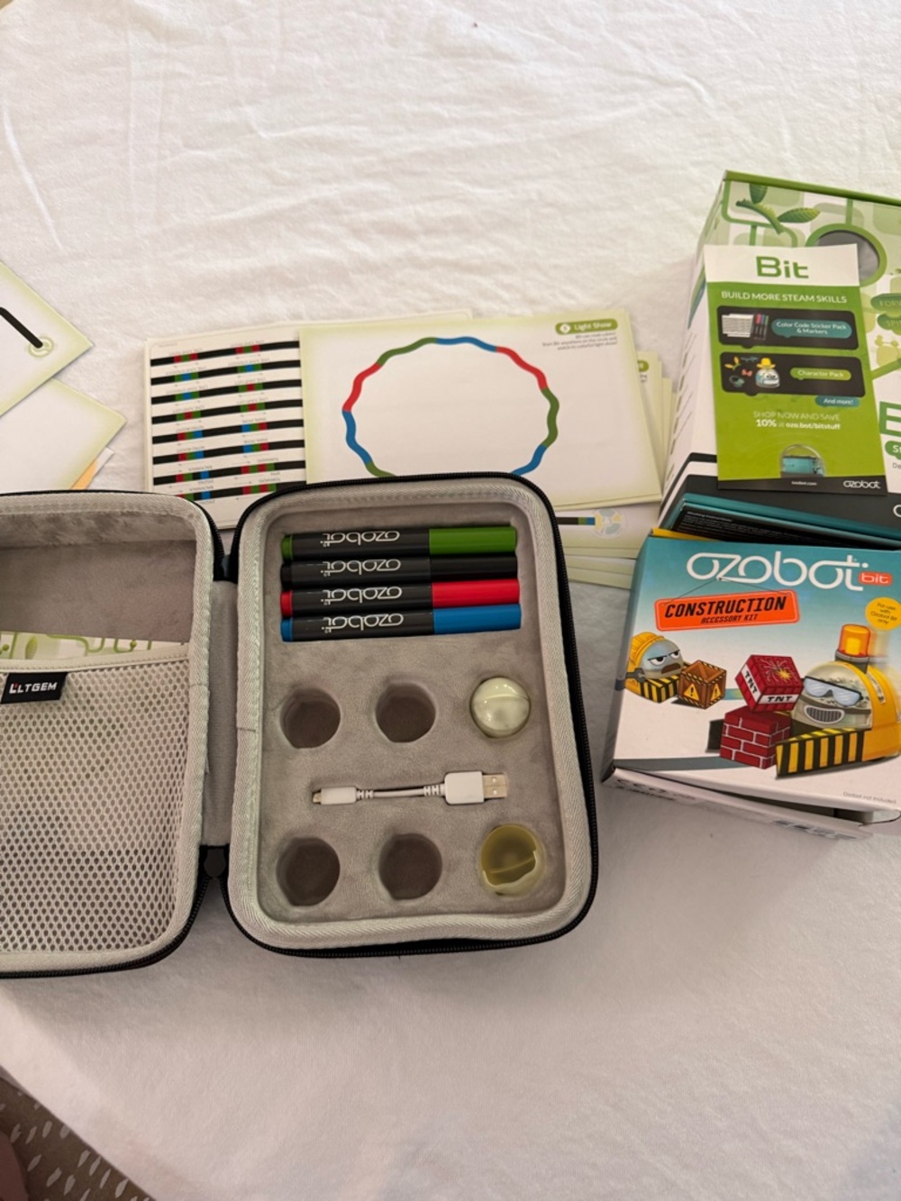 Ozobot Bit Starter Kit and Construction Accessory Kit
